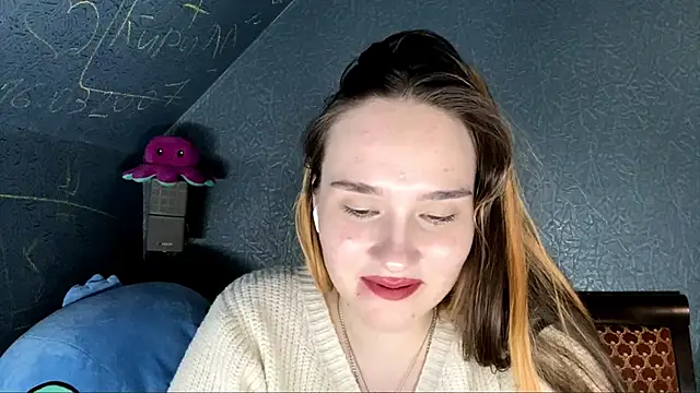 CarmelaLiebherr Adlı Modelin Canlı XXX Sohbeti