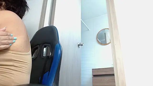 AliceSmity_'s Live XXX Chat