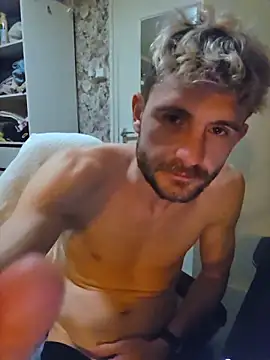 Dejvvvv95 Chat XXX live