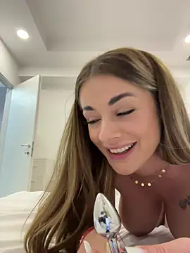 IsabellaEtthan's Live XXX Chat