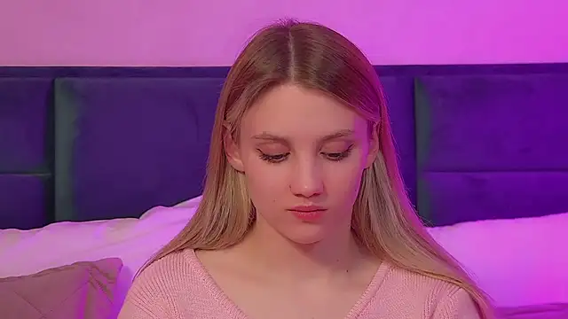 StacyEvances live XXX chat