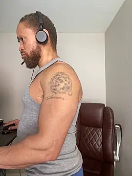 Fathero1time élő XXX-chatje