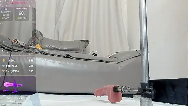 Chat XXX en directo de fox-yiyi