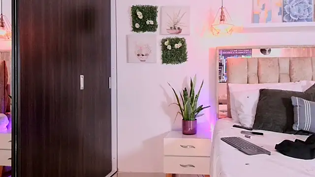 Dulce_Morrys Chat XXX live