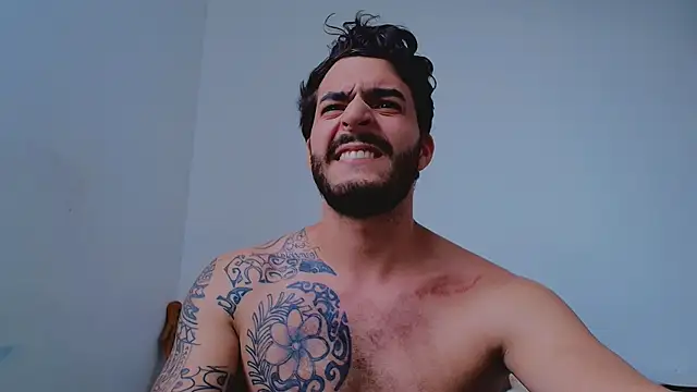 Chat XXX en directo de thomas_gun