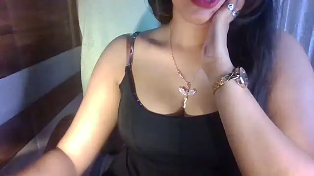 Yashika_Loves: онлайн-секс-чат