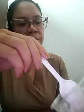 XXX chat uživo modela Aila_Phone