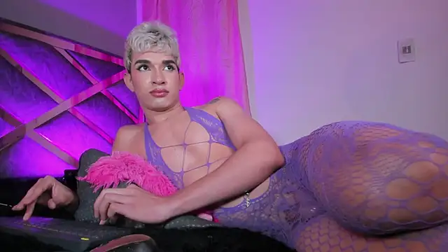 Show modela Cherry_zayden_ na web-kameri