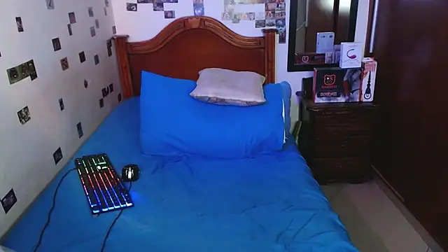 DannyPhantom555 Chat XXX in diretta