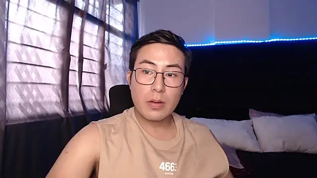 andrewmhilton_'s Live XXX Chat