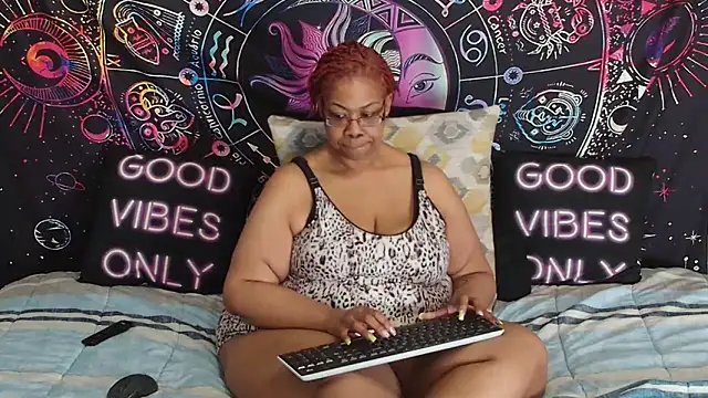 Show Webcam de RENAESPLEASUREPALACE