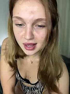 Emaline_Fane's Live XXX Chat