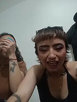 دردشة AlexxaAndRileyy الجنسية المباشرة