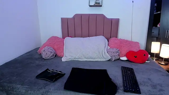 Nina_curves Adlı Modelin Canlı XXX Sohbeti