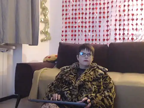 SneakyMiky's Live XXX Chat