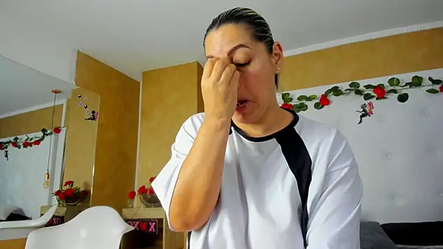 Heidy_milf Chat XXX in diretta