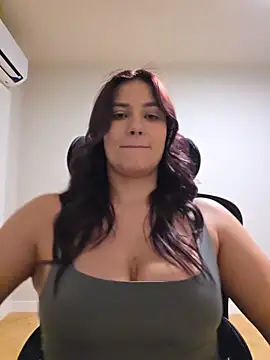 MiaRides19 Chat XXX in diretta