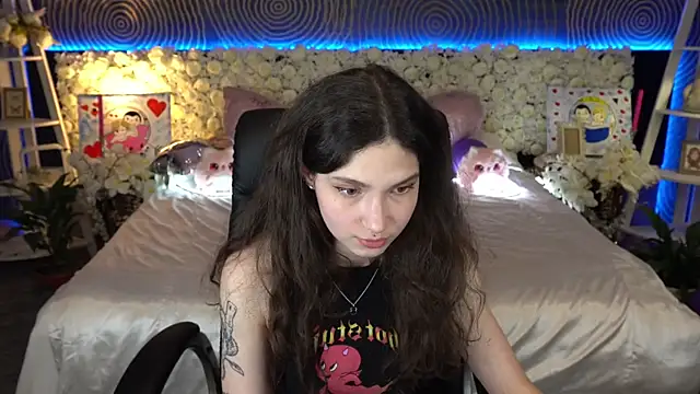 BabyFlowerr Adlı Modelin Canlı XXX Sohbeti