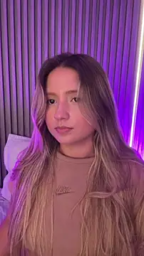 Chat XXX Live MiaPetit_