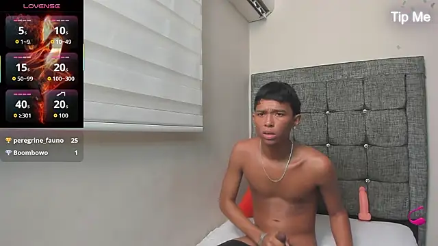 XXX chat uživo modela Little_Twink19x