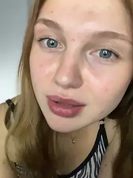 دردشة Emaline_Fane الجنسية المباشرة