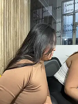 Antonella_Julieta: онлайн-секс-чат