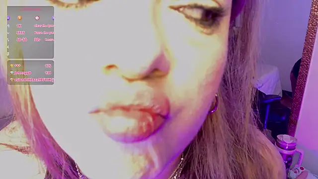 AvaMiia: απευθείας συνομιλία ΧΧΧ