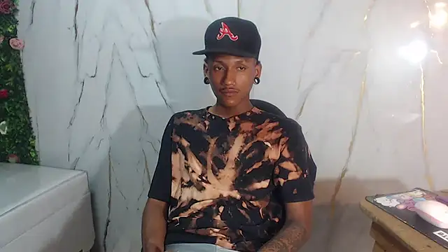 دردشة ManSant الجنسية المباشرة