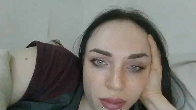 Czat XXX na żywo – Trinsy_Love