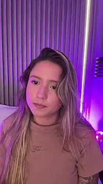 MiaPetit_ Adlı Modelin Canlı XXX Sohbeti