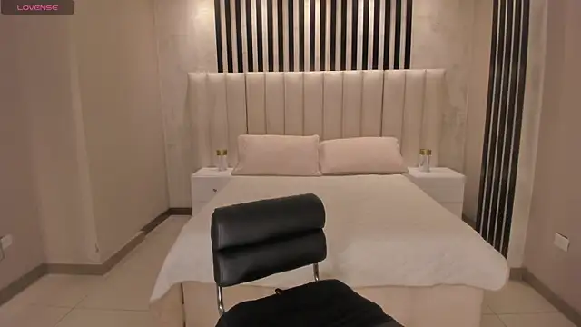 SunnyRiversのライブXXXチャット