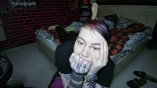 MoorderxDoll's Live XXX Chat