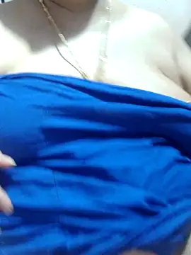 tamilthanushri Chat XXX in diretta