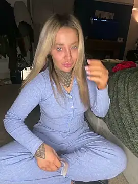 Summerwestt's Live XXX Chat