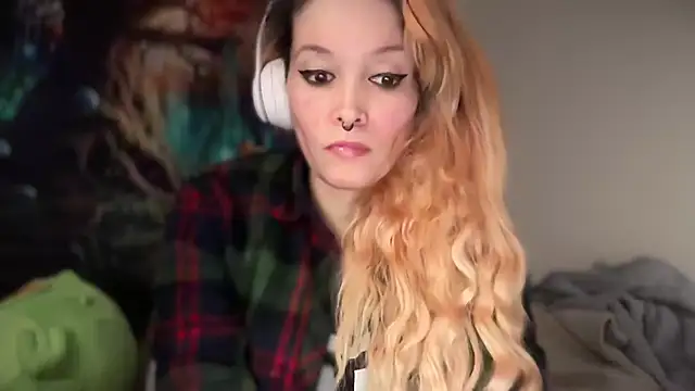 Chat +18 de FRRANNKIE ao vivo