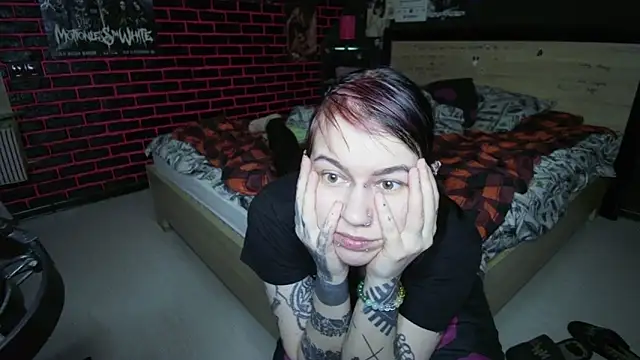 MoorderxDoll's Live XXX Chat