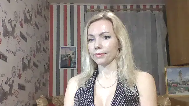 Amoretta's Live XXX Chat