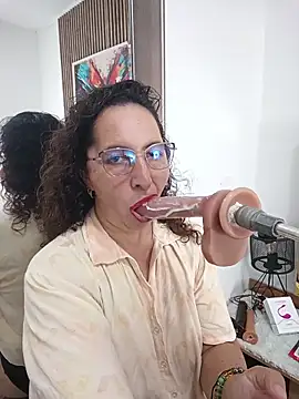 Luna_Naughty1のライブXXXチャット