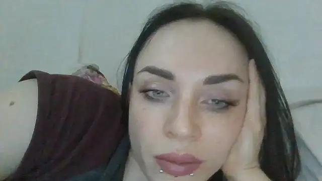 Trinsy_Love Chat XXX in diretta