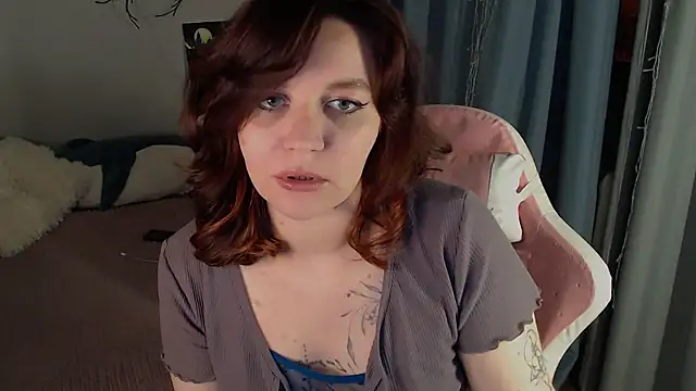 Milaniya_Poolys Chat XXX in diretta