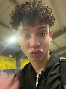 yoursexyjose 现场XXX聊天