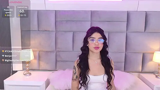 OliviaDiaz's Webcam Show