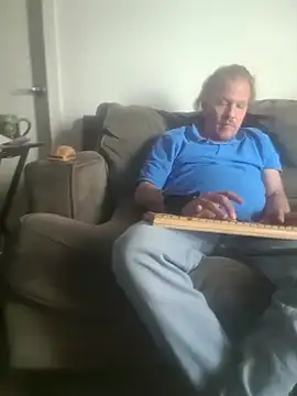 yourMasterisBored ওয়েবক্যাম শো