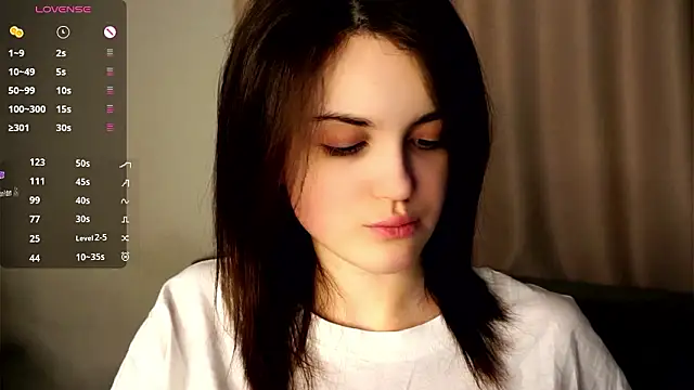 EffieHenri's Live XXX Chat