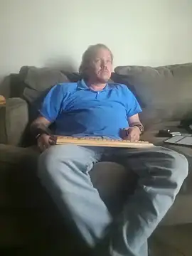 yourMasterisBored: вебкам-шоу