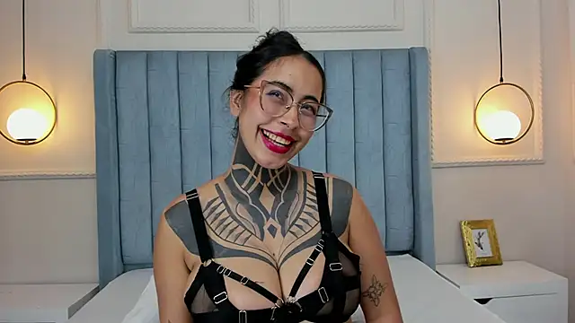 NicoleBlum: онлайн-секс-чат