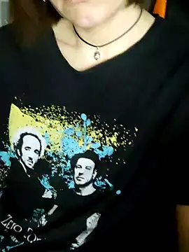 Aashikalaa Adlı Modelin Canlı XXX Sohbeti