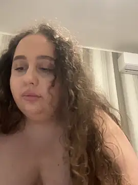 CurlyMaddie Webcam show