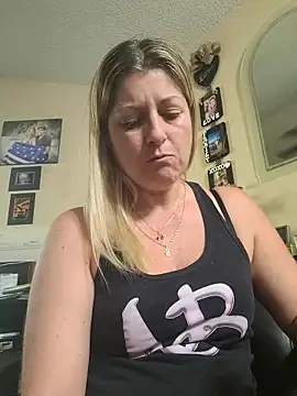 NikkiBlisss: онлайн-секс-чат