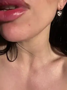 JolieBee – Naživo XXX chat